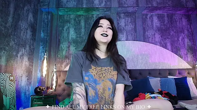 Charlotte_Germanotta_'s cam snapshot