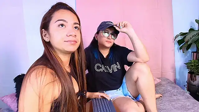 Jules_n_Gia's cam snapshot