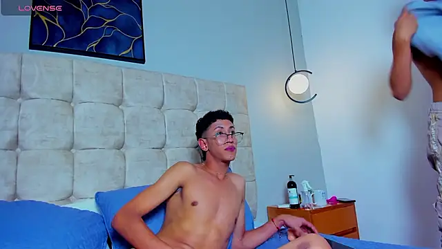 twink_royale18 live sex cam