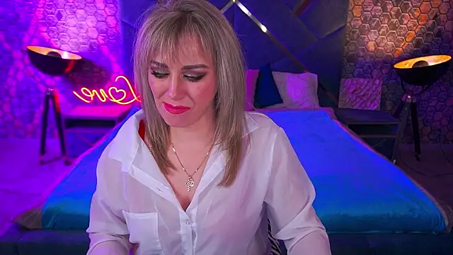 CandyLadyyy live sex cam