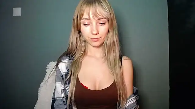 LuciaYoung's cam snapshot