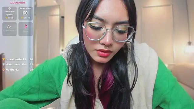 AzuraKindong's cam snapshot