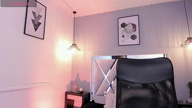 zoe-moreau's cam snapshot