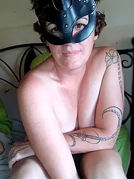 emiliemilf's cam snapshot