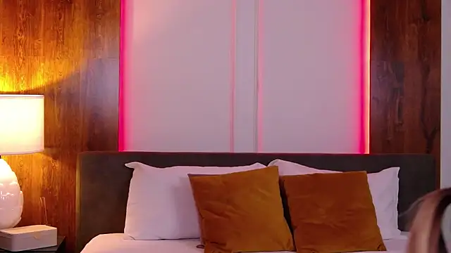 SkylerSpark's cam snapshot