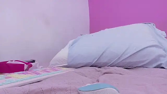 Beautifulskinny18's cam snapshot