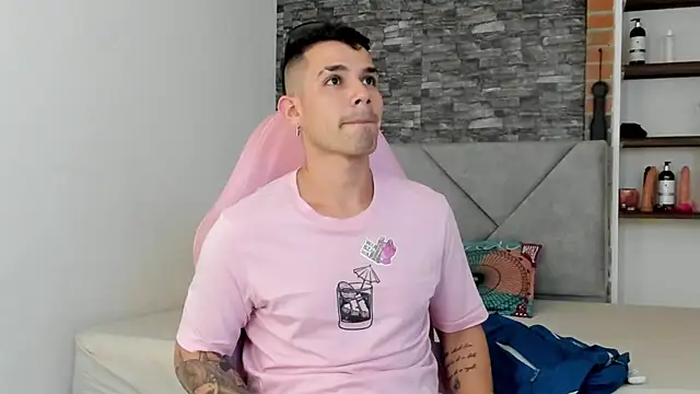 BooyHott_'s cam snapshot