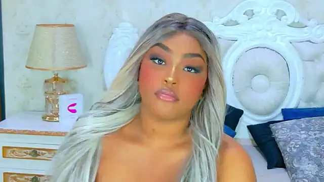 TianahGlow's cam snapshot