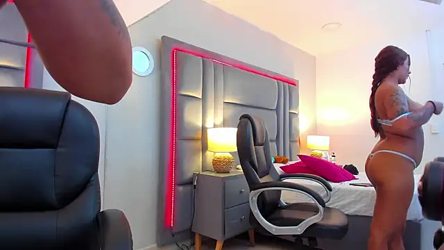 GabyMoreau's cam snapshot