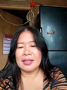 Lovelywoman43's cam snapshot