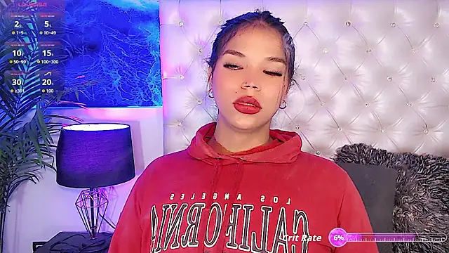 Keira_Fox31's cam snapshot