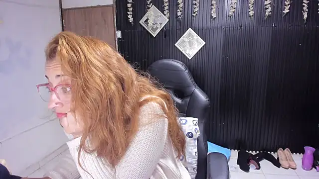 lalanaughty's cam snapshot