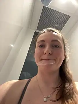 BustyBonnieUK's cam snapshot