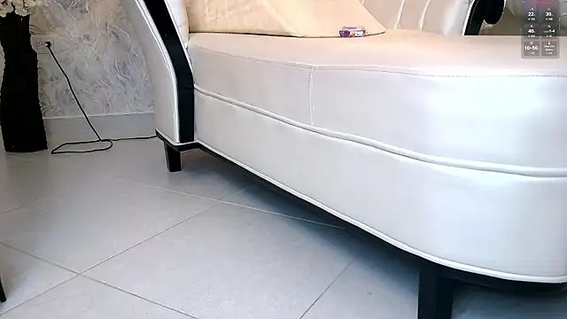 aura_sanders1's cam snapshot