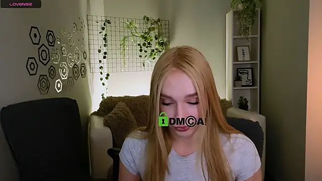 playful_sophie's cam snapshot