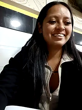 LunaHot_777 live sex cam