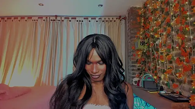 LaGoldenBitch live sex cam