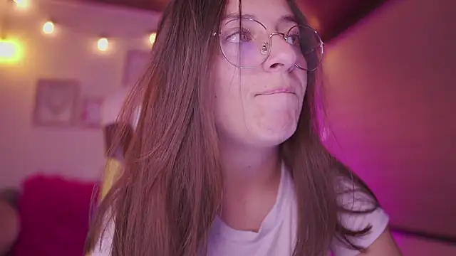 milly_kenner's cam snapshot