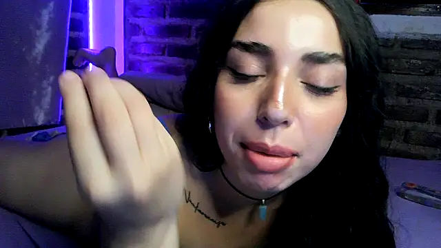 sweetbrunette22's cam snapshot