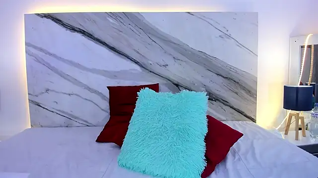 thamiina_'s cam snapshot