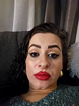 WatchTheQUEEnConQuer88's cam snapshot