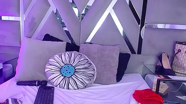 MonzerratBoyer's cam snapshot