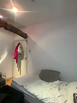 AliceDx's cam snapshot