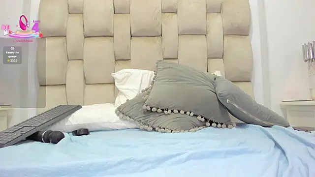 ValerieSoto's cam snapshot