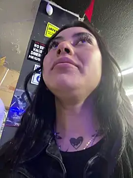 emily_24x's cam snapshot