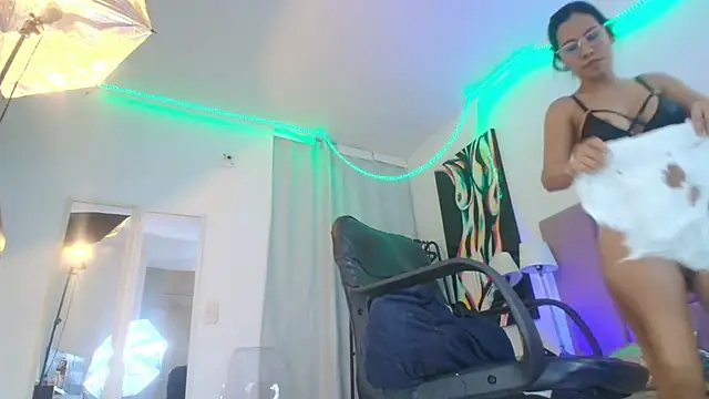 lizzy_squirt live sex cam