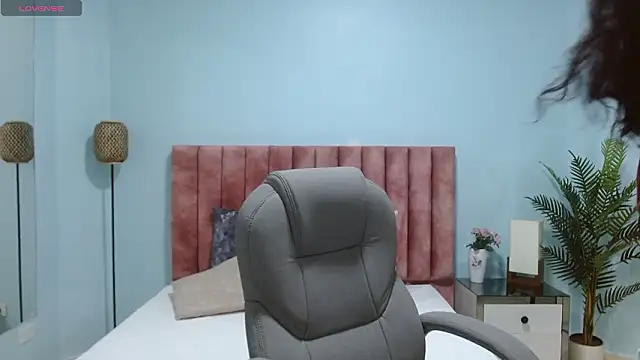 sophia_hadid's cam snapshot