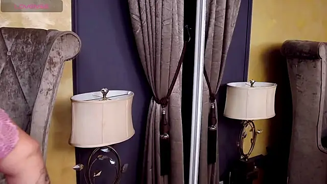 BustyGizelle live sex cam