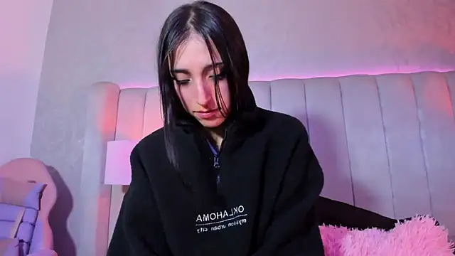 Evabellee's cam snapshot