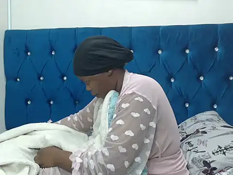 SexyDarkLadyXxx's cam snapshot