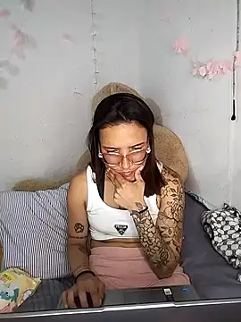 Yaumiko live sex cam