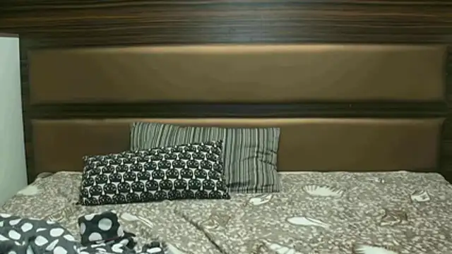 LucyBlondy live sex cam