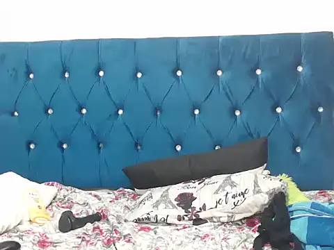 SexyDarkLadyXxx's cam snapshot