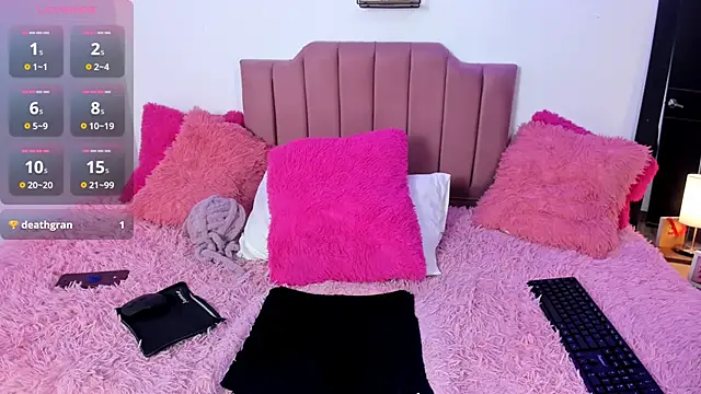 Nina_curves's cam snapshot