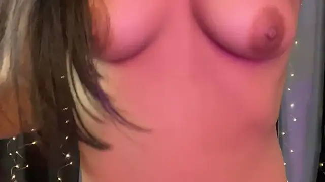 Surbhi_84's cam snapshot