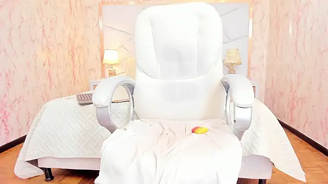 Emily_Whinfre's cam snapshot