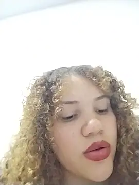 SirenRouge_69's cam snapshot