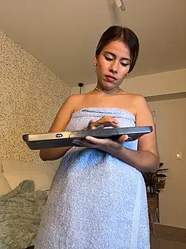 EMILIIA_RICHTER__'s cam snapshot