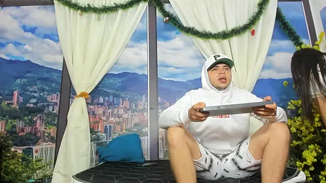 SabrinaAndEddy's cam snapshot