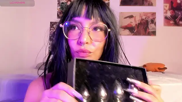 Luna-Chann's cam snapshot