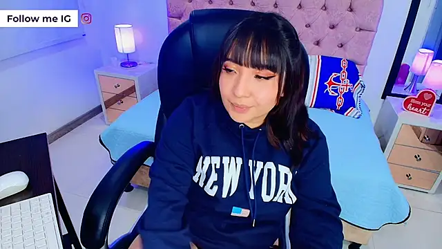 Emma_monserrat's cam snapshot