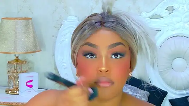 TianahGlow's cam snapshot