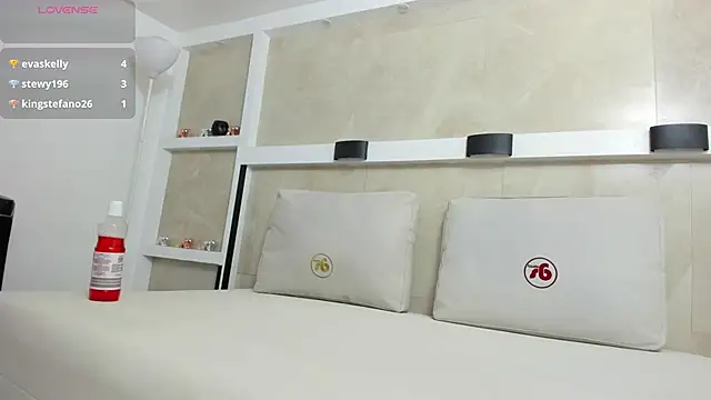 isaa_stone's cam snapshot