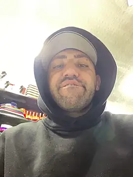 JuanZapata33 live sex cam