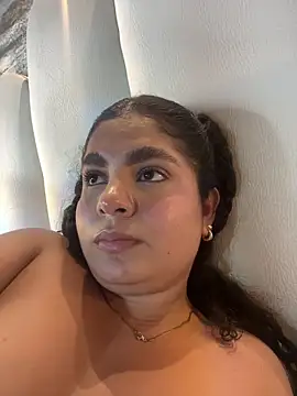 Yassy_vazquez live sex cam