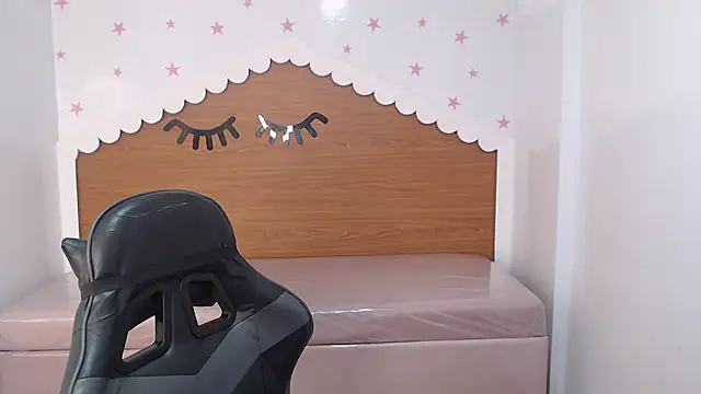 scarlett_percy_t's cam snapshot